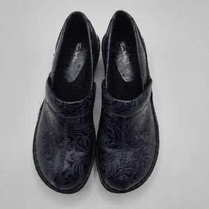Thom McAn Black Embossed Women's Shoes